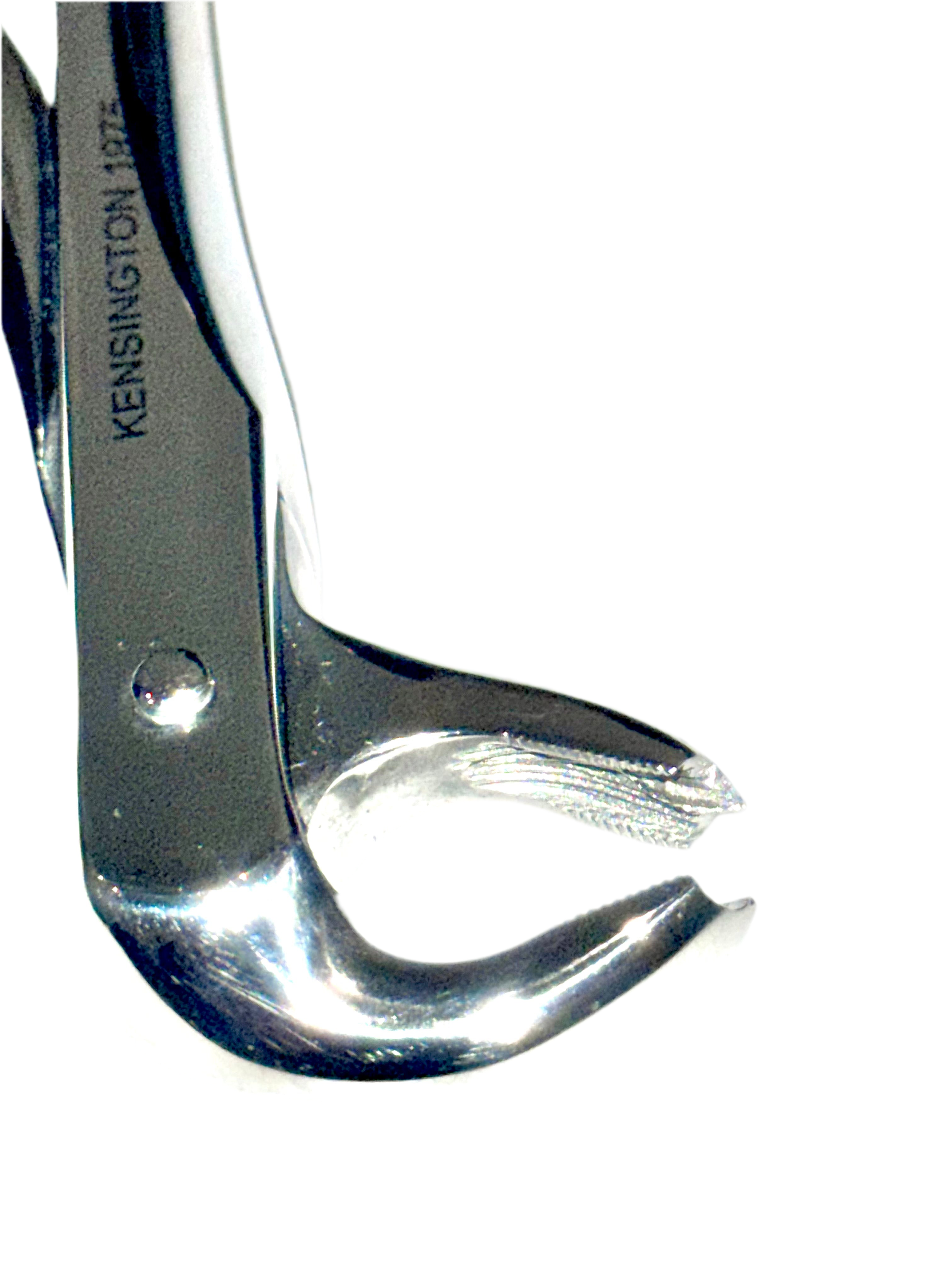 Lower Molar Wide Opening
