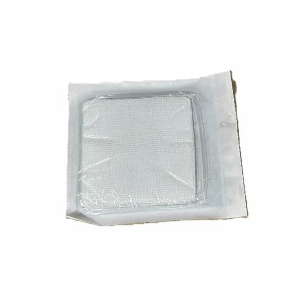 Sterile pack containing 3 7.5cm x 7.5cm 8 ply cotton gauze swabs